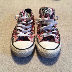 Floral Converse Size 9!!